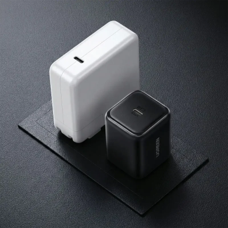 Cargador UGREEN 45W GaN USB-C PD X524 para iPhone y Galaxy